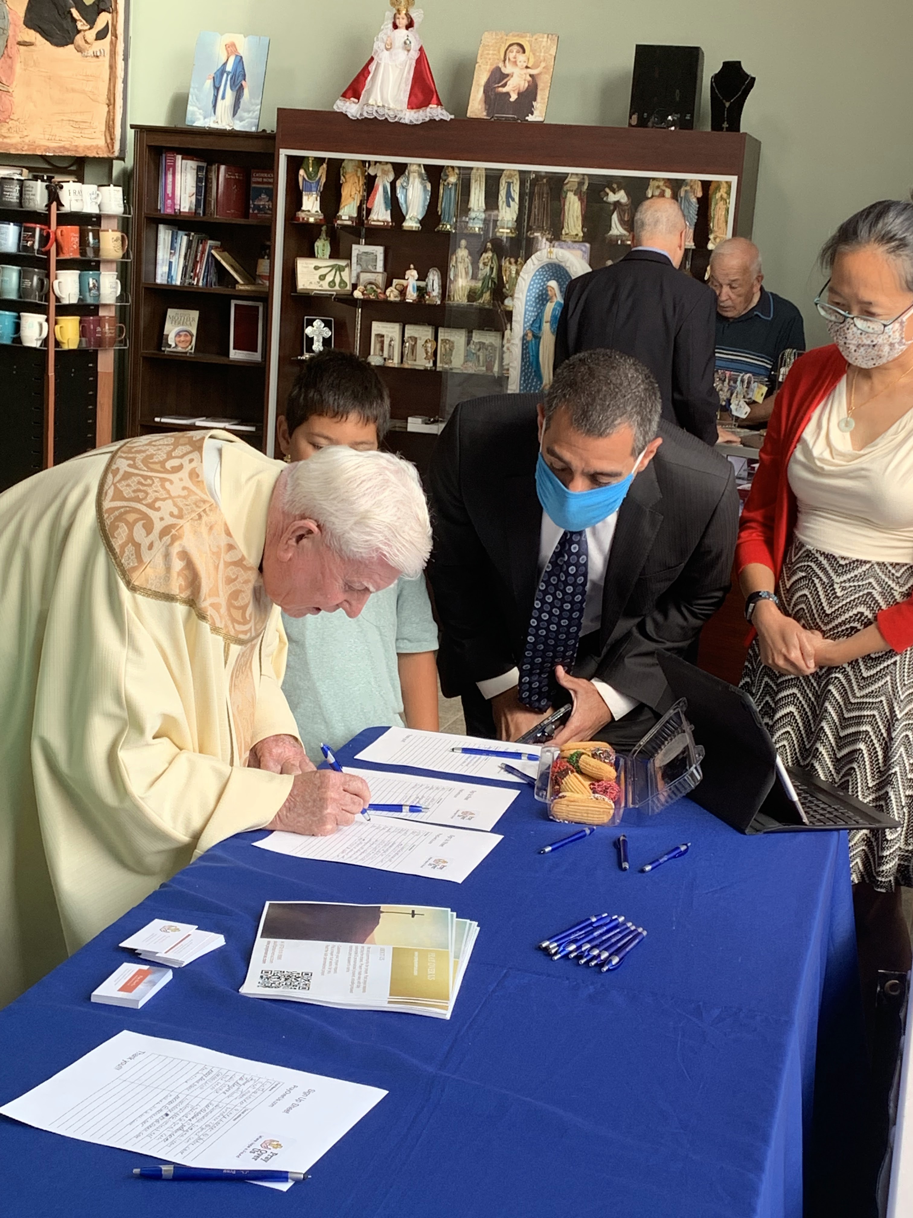 Parish priest signing up for Pray Over Us